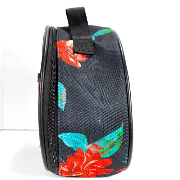 Jessica Simpson Travel Cosmetics Bag - Picture 6 of 11